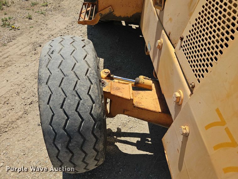 image for item EO7221 John Deere 482C forklift