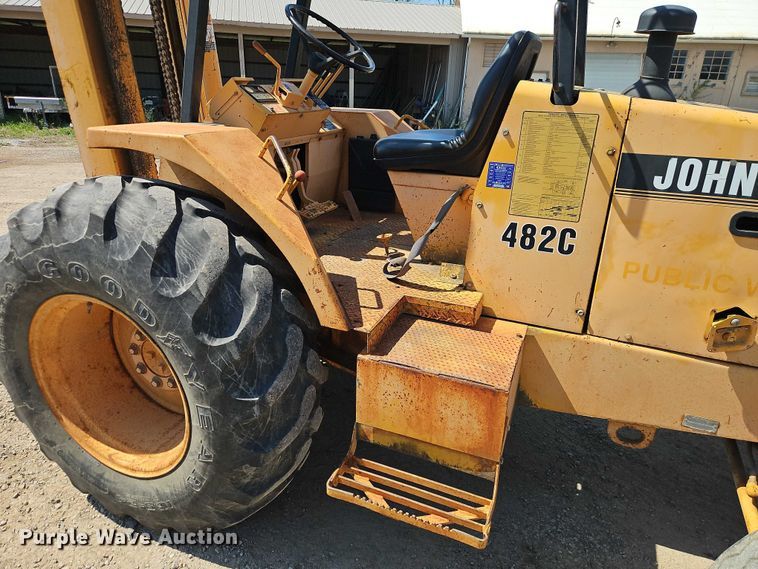 image for item EO7221 John Deere 482C forklift