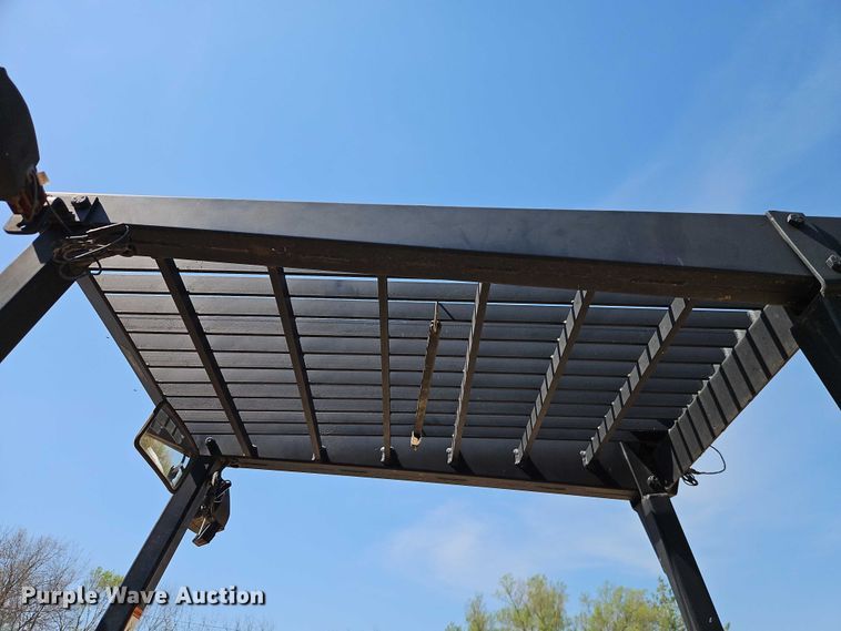 image for item EO7221 John Deere 482C forklift