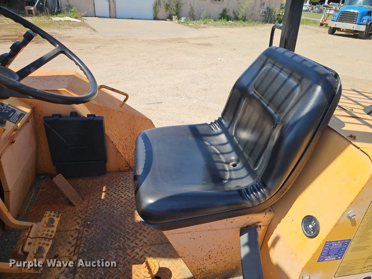 image for item EO7221 John Deere 482C forklift