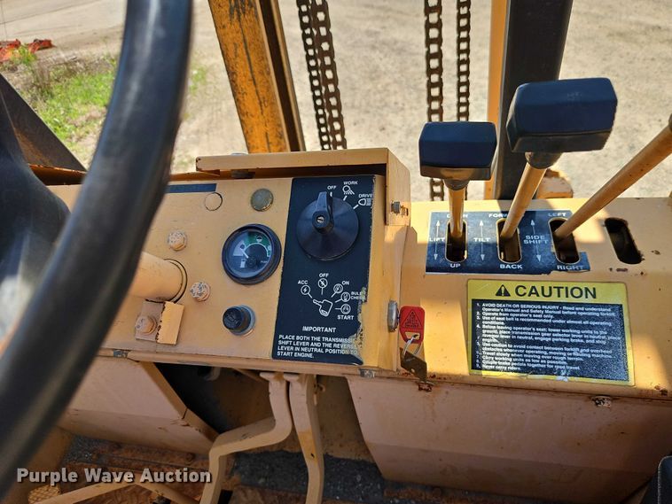 image for item EO7221 John Deere 482C forklift