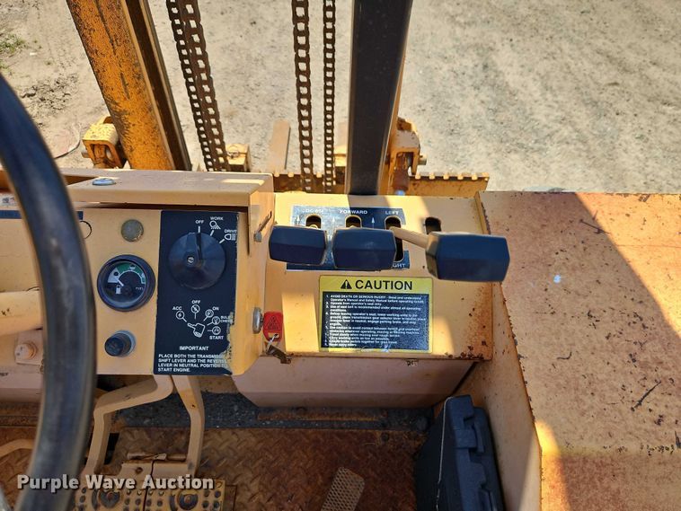 image for item EO7221 John Deere 482C forklift