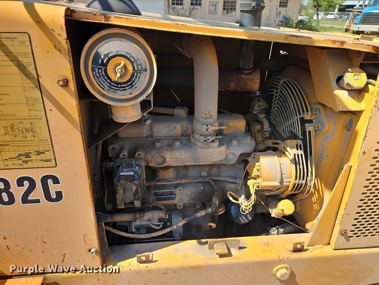 image for item EO7221 John Deere 482C forklift