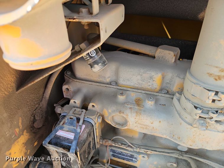 image for item EO7221 John Deere 482C forklift