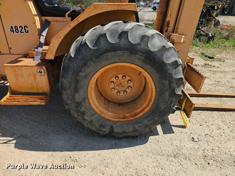 image for item EO7221 John Deere 482C forklift