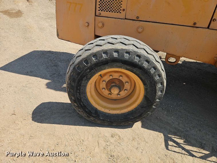 image for item EO7221 John Deere 482C forklift