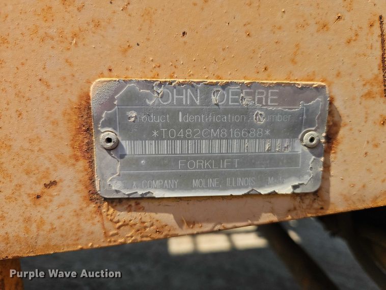 image for item EO7221 John Deere 482C forklift