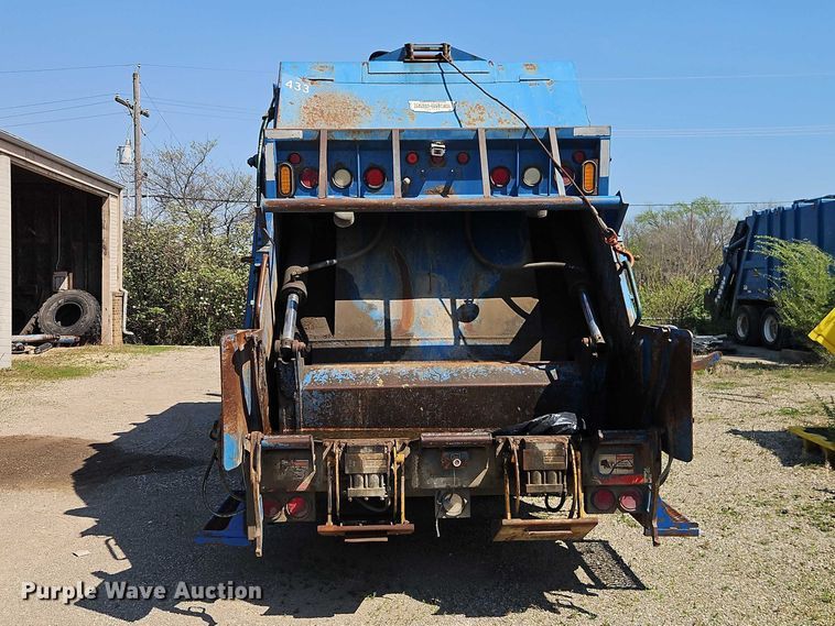 image for item EO7222 2011 Freightliner M2 refuse truck