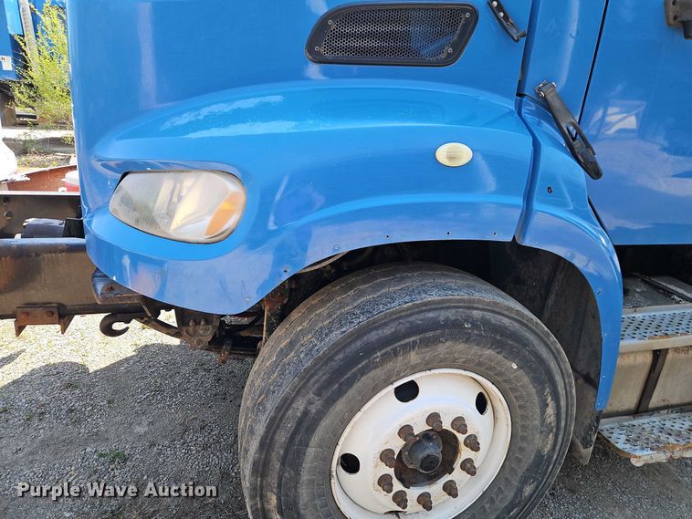 image for item EO7222 2011 Freightliner M2 refuse truck