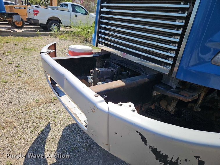 image for item EO7222 2011 Freightliner M2 refuse truck