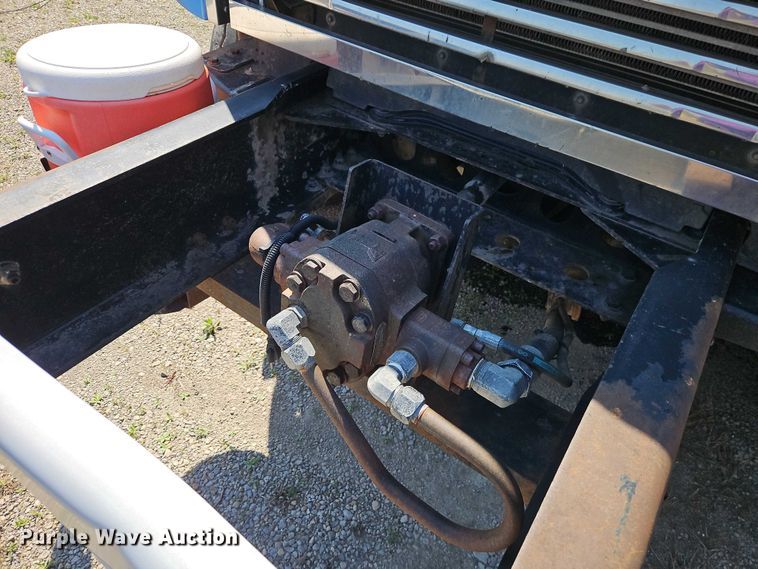 image for item EO7222 2011 Freightliner M2 refuse truck