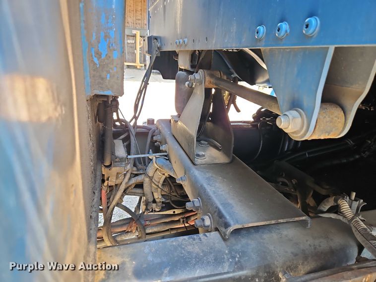 image for item EO7222 2011 Freightliner M2 refuse truck