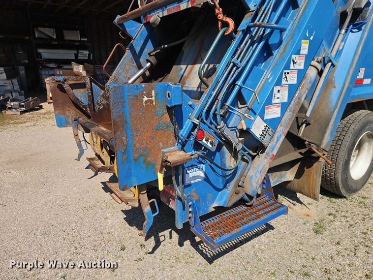 image for item EO7222 2011 Freightliner M2 refuse truck