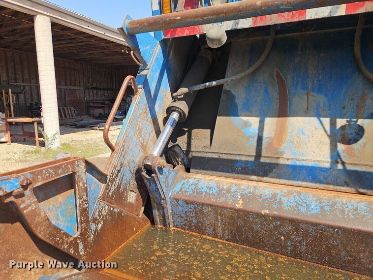 image for item EO7222 2011 Freightliner M2 refuse truck