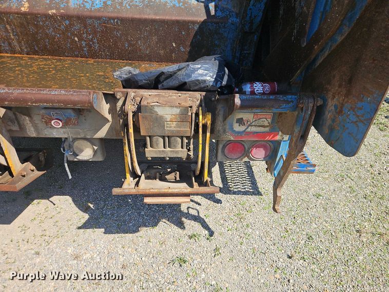 image for item EO7222 2011 Freightliner M2 refuse truck