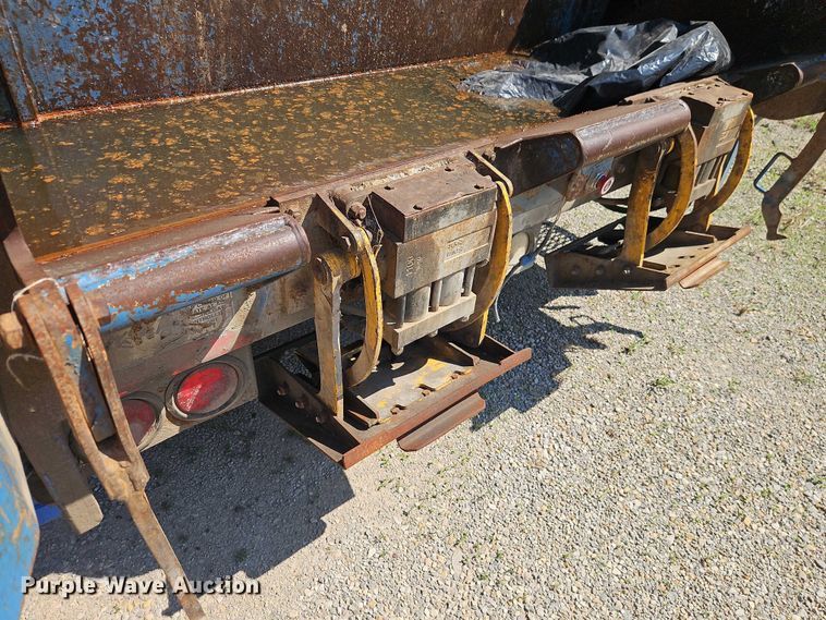 image for item EO7222 2011 Freightliner M2 refuse truck