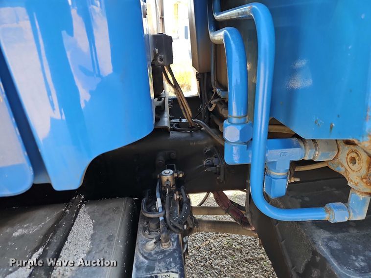 image for item EO7222 2011 Freightliner M2 refuse truck