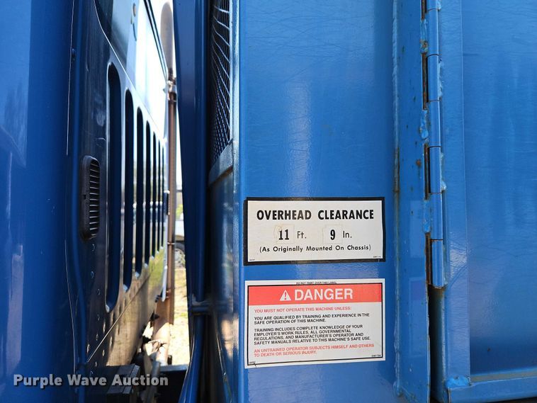 image for item EO7222 2011 Freightliner M2 refuse truck