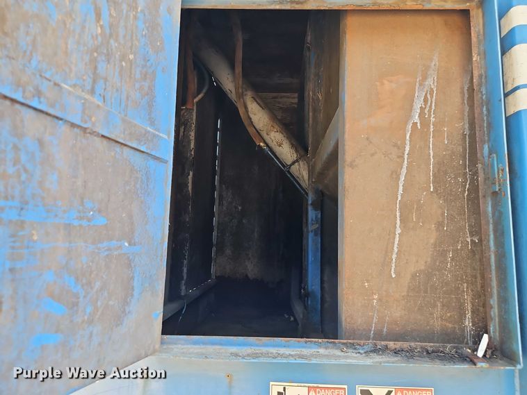 image for item EO7222 2011 Freightliner M2 refuse truck