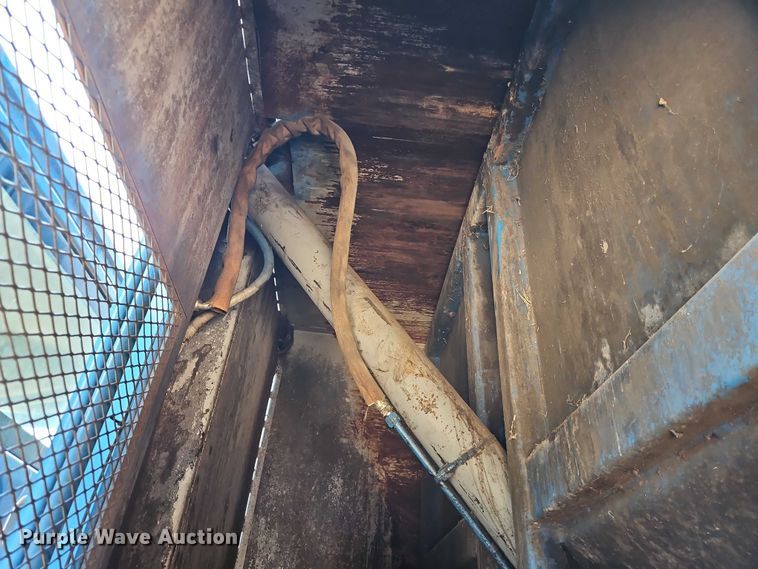 image for item EO7222 2011 Freightliner M2 refuse truck