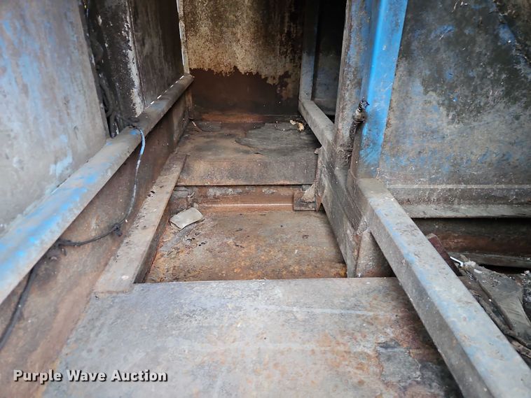 image for item EO7222 2011 Freightliner M2 refuse truck