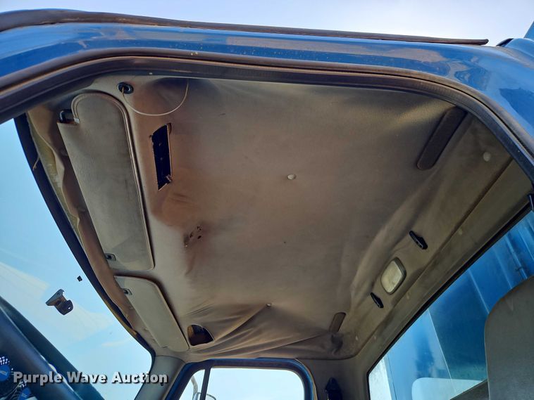 image for item EO7222 2011 Freightliner M2 refuse truck