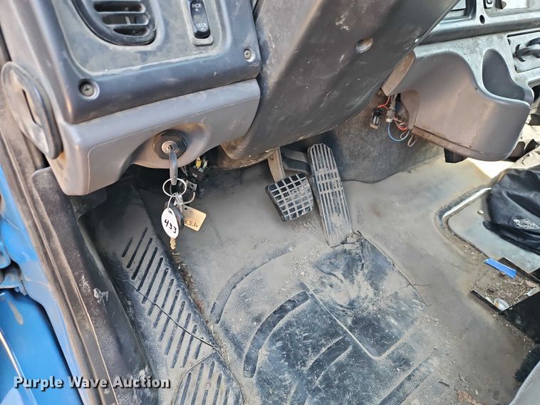 image for item EO7222 2011 Freightliner M2 refuse truck