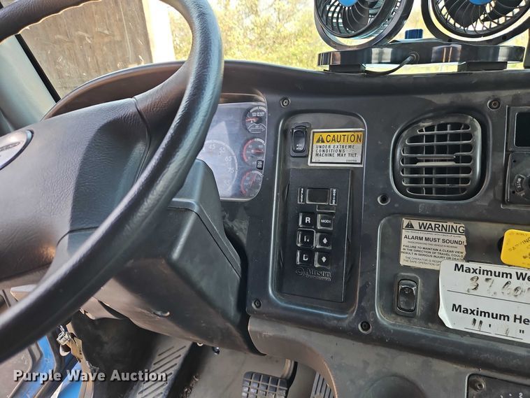 image for item EO7222 2011 Freightliner M2 refuse truck