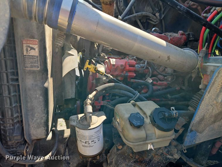 image for item EO7222 2011 Freightliner M2 refuse truck