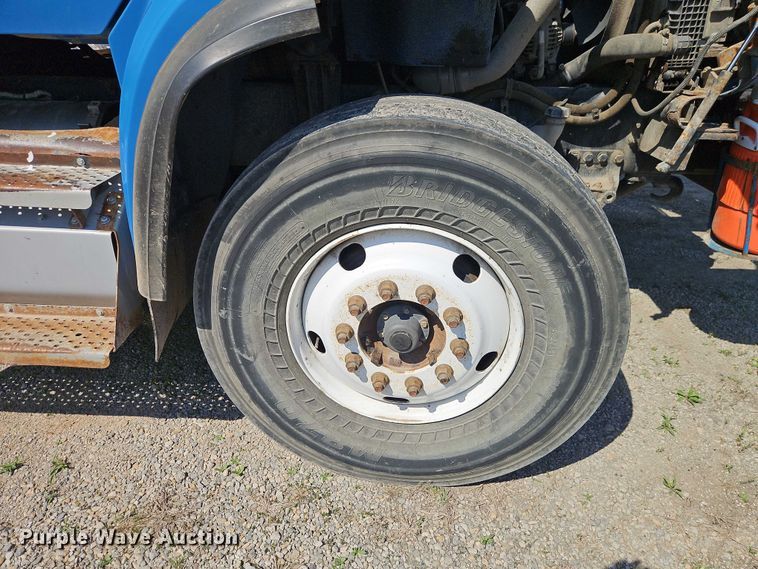 image for item EO7222 2011 Freightliner M2 refuse truck