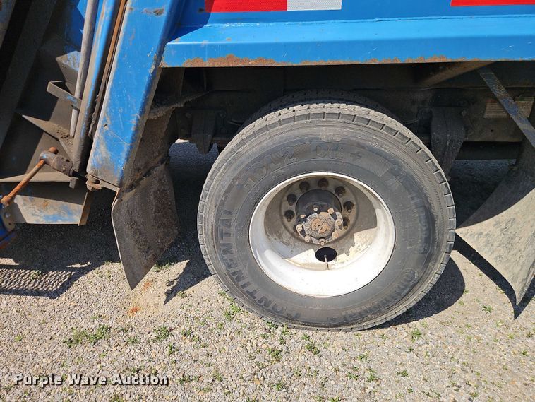 image for item EO7222 2011 Freightliner M2 refuse truck