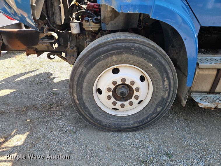 image for item EO7222 2011 Freightliner M2 refuse truck