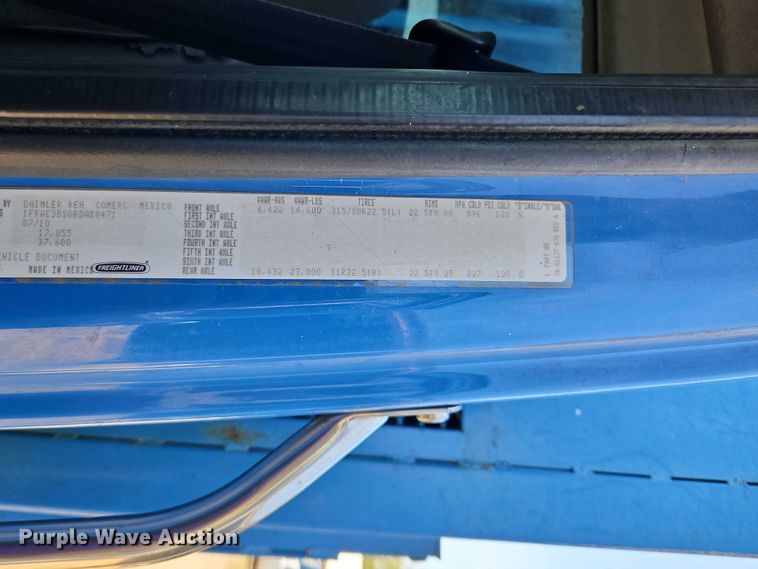 image for item EO7222 2011 Freightliner M2 refuse truck