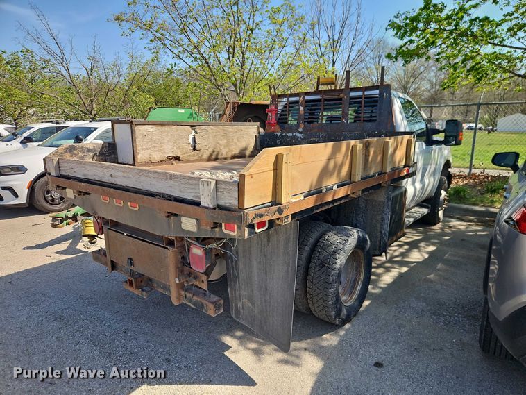 image for item EO7223 2013 Ford F350 Super Duty XL flatbed pickup truck