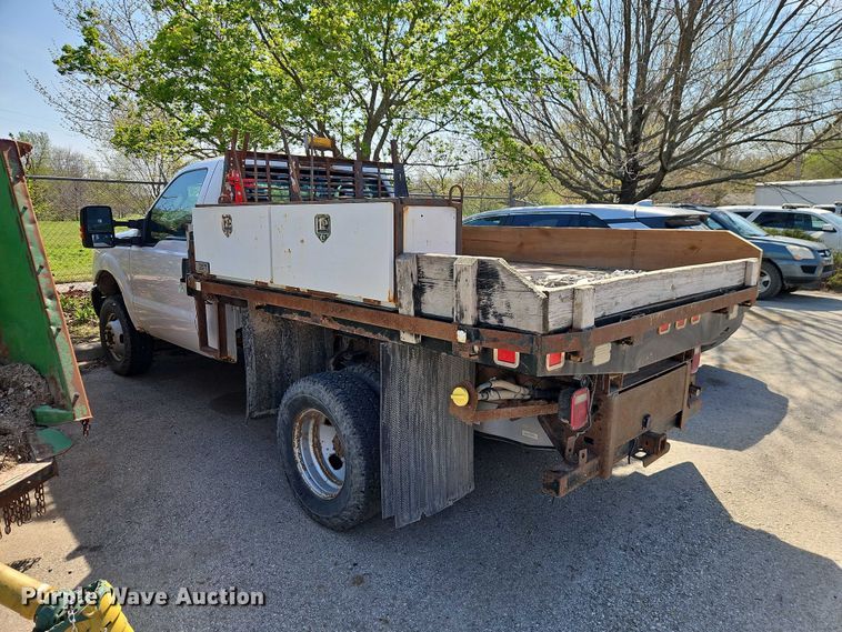 image for item EO7223 2013 Ford F350 Super Duty XL flatbed pickup truck