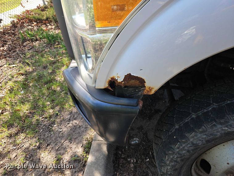 image for item EO7223 2013 Ford F350 Super Duty XL flatbed pickup truck