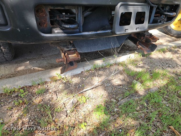 image for item EO7223 2013 Ford F350 Super Duty XL flatbed pickup truck