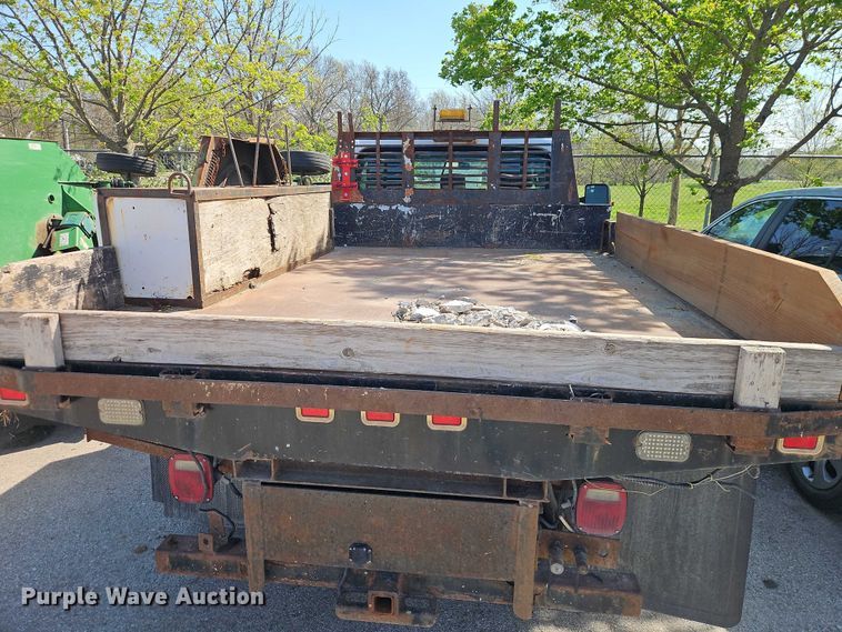 image for item EO7223 2013 Ford F350 Super Duty XL flatbed pickup truck