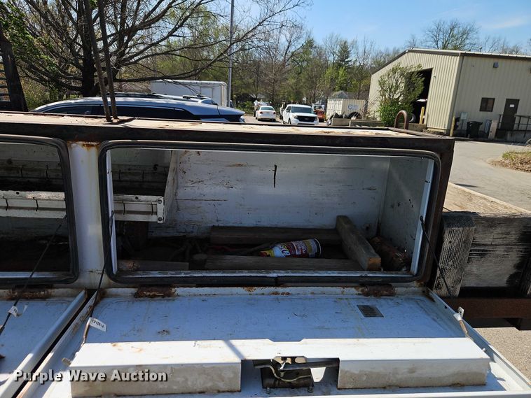 image for item EO7223 2013 Ford F350 Super Duty XL flatbed pickup truck