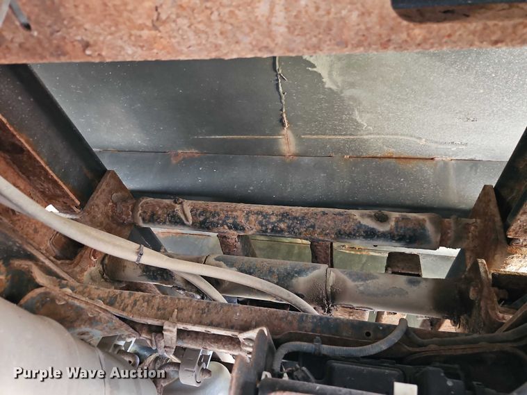 image for item EO7223 2013 Ford F350 Super Duty XL flatbed pickup truck