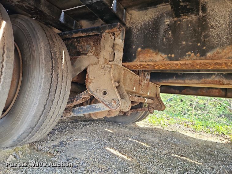 image for item EO7225 1996 Trail King Industries TK70SS-462 tilt deck equipment trailer