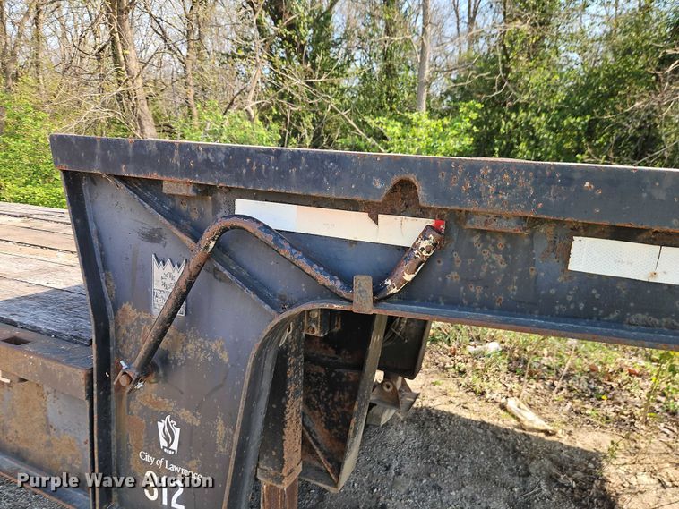 image for item EO7225 1996 Trail King Industries TK70SS-462 tilt deck equipment trailer