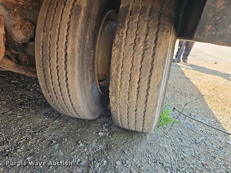 image for item EO7225 1996 Trail King Industries TK70SS-462 tilt deck equipment trailer