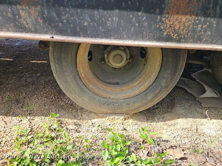 image for item EO7225 1996 Trail King Industries TK70SS-462 tilt deck equipment trailer