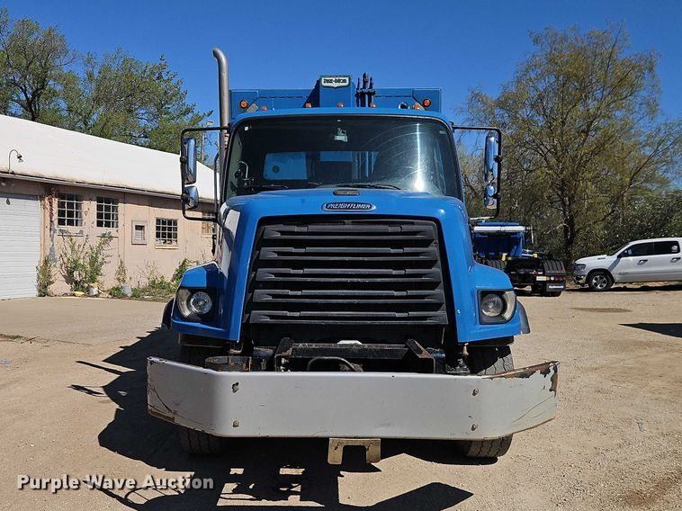 image for item EO7227 2016 Freightliner 108SD refuse truck