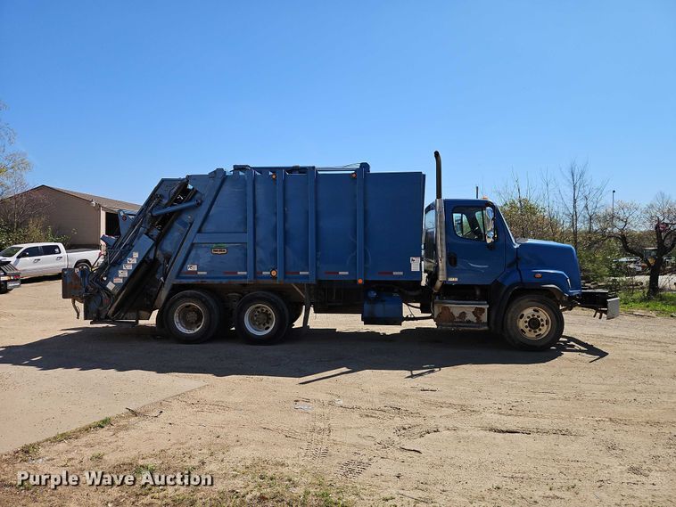 image for item EO7227 2016 Freightliner 108SD refuse truck