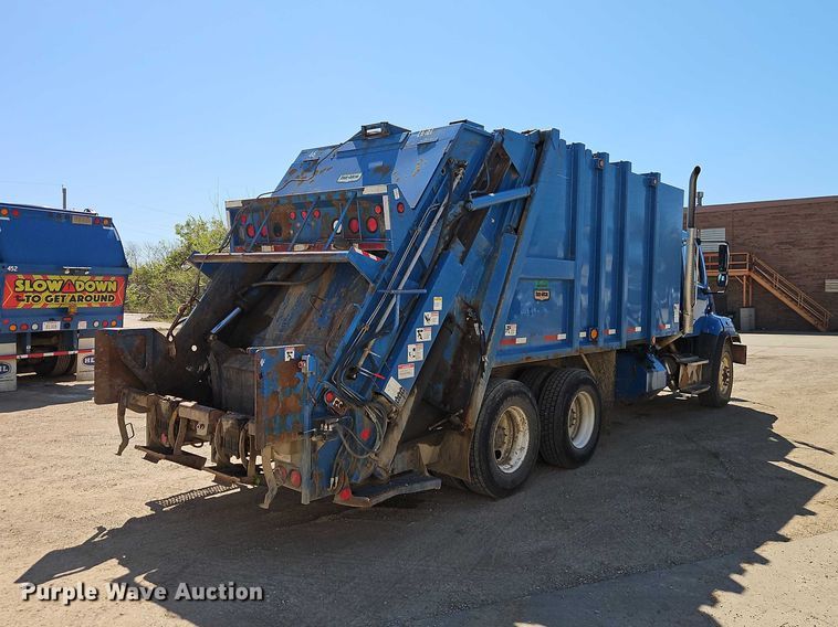 image for item EO7227 2016 Freightliner 108SD refuse truck
