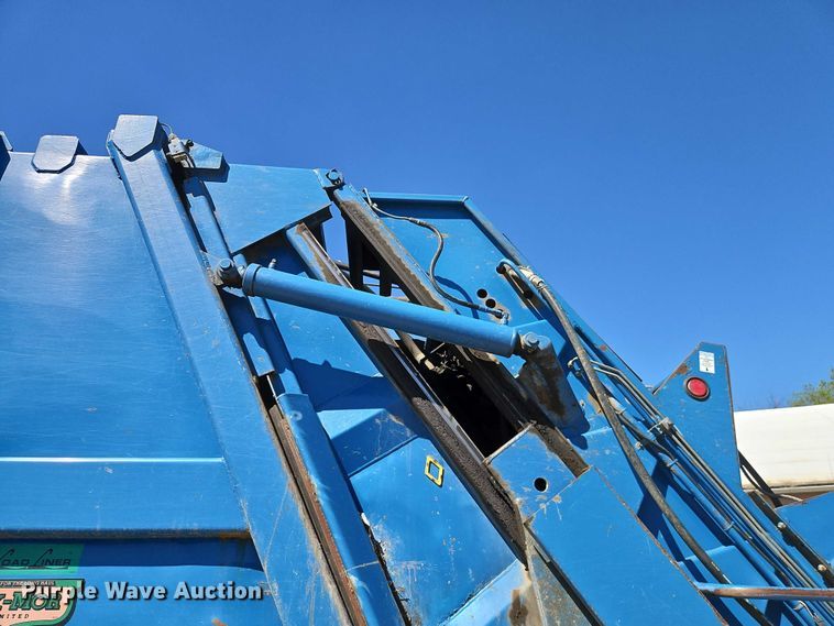 image for item EO7227 2016 Freightliner 108SD refuse truck