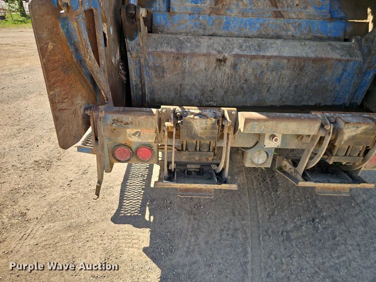 image for item EO7227 2016 Freightliner 108SD refuse truck