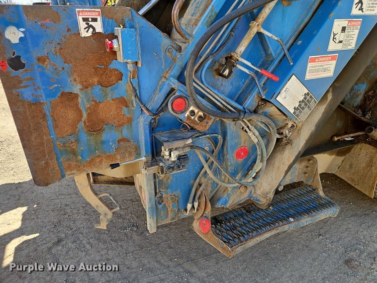 image for item EO7227 2016 Freightliner 108SD refuse truck